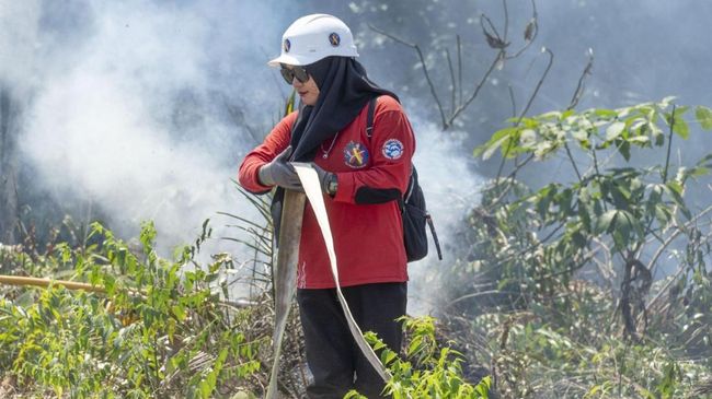 Mengenal The Power of Mama, Para Ibu yang Berjuang Padamkan Karhutla