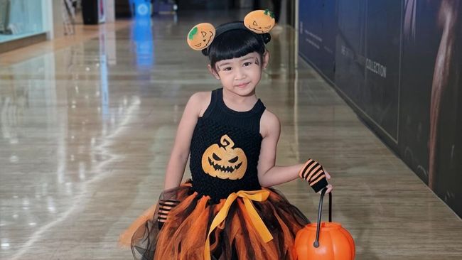Bak Model Cilik, Intip Gaya Moana Anak Ria Ricis saat Pakai Kostum Halloween