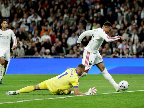 Soccer Football - LaLiga - Real Madrid v Sevilla - Estadio Bernabeu, Madrid, Spain - October 18, 2026 Real Madrid's Kylian Mbappe scores their second goal REUTERS/Violeta Santos Moura     TPX IMAGES OF THE DAY
