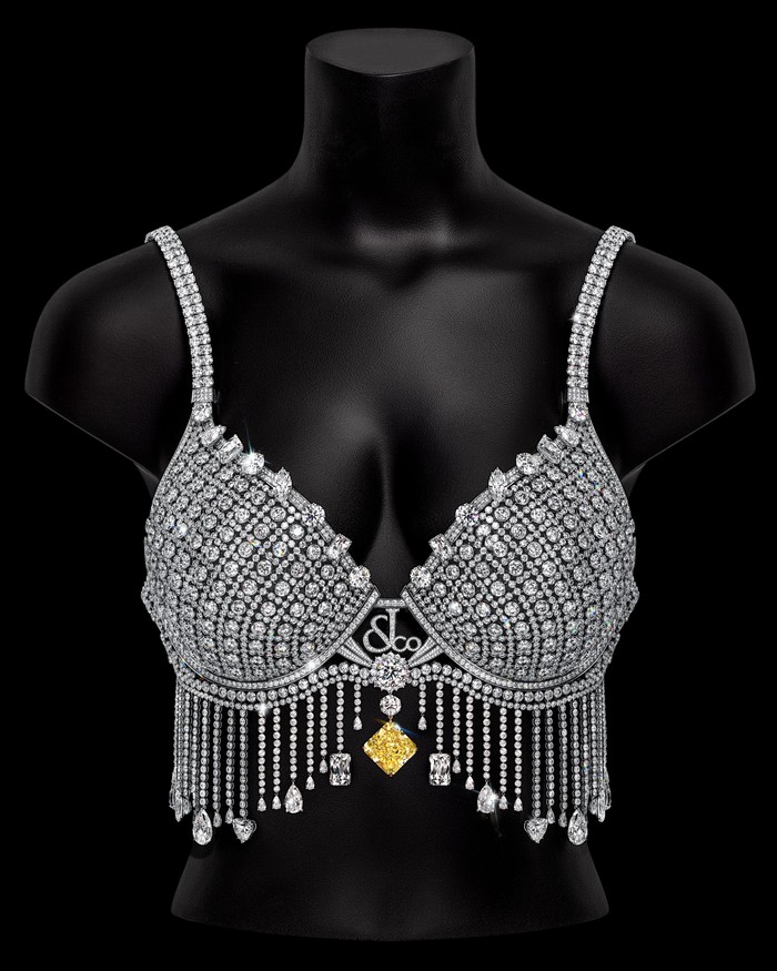 Victoria's Secret Fantasy Bra yang dikenakan Kylie Jenner