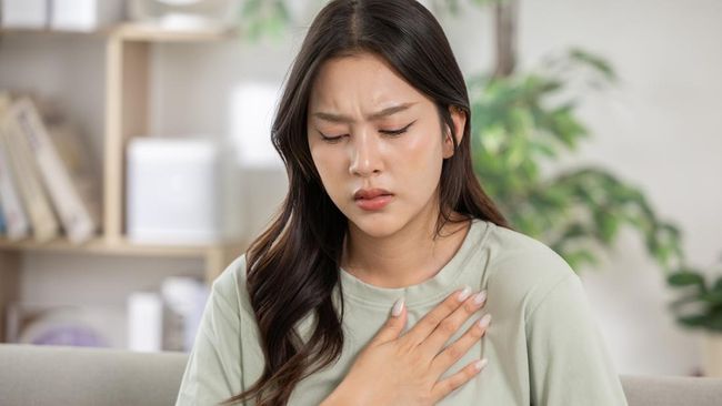 7 Ciri Orang yang Selalu Memendam Emosi dan Terlihat Baik-Baik Saja