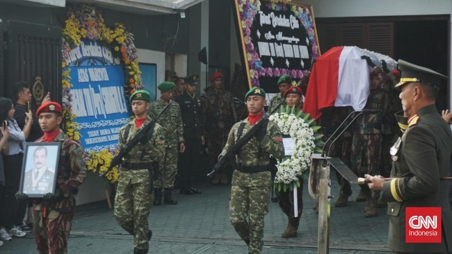 Jenazah Mantan KSAD Subagyo HS Diterbangkan ke Jakarta