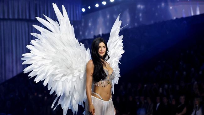 Salah satu bra ikonik dari Victoria's Secret, Fantasy Bra, kembali dipamerkan dan membuat perhatian banyak orang tersorot.