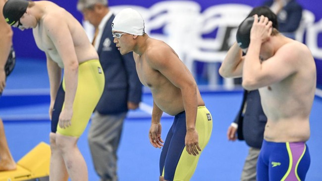 Perenang Indonesia Maulana Rifky Yavianda (tengah) bersiap pada final nomor 100 meter gaya bebas S12 Asian Para Games 2026 di di Nagoya City General Gymnasium, Nagoya, Jepang, Senin (19/10/2026). Maulana Rifky Yavianda berhasil meraih medali emas den