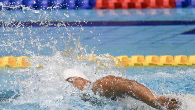 Perenang Indonesia Maulana Rifky Yavianda memacu kecepatannya pada final nomor 100 meter gaya bebas S12 Asian Para Games 2026 di di Nagoya City General Gymnasium, Nagoya, Jepang, Senin (19/10/2026). Maulana Rifky Yavianda berhasil meraih medali emas