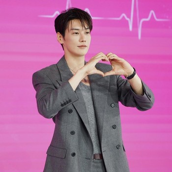 5 Fakta Menarik Kim Young Kwang, Bintang Drakor Take Charge of My Heart