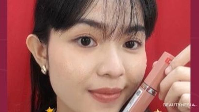 Coba Nude Lipstick yang Dipakai Kendall Jenner di Paris Fashion Week