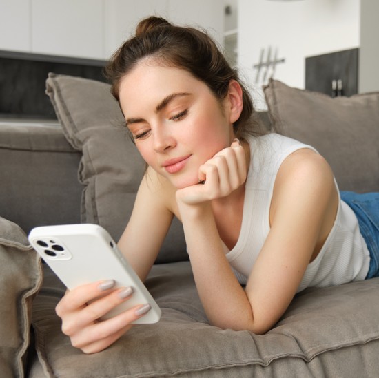 9 Alasan Orang Semakin Dewasa Makin Malas Balas Chat
