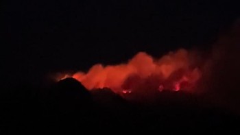 Penampakan Kebakaran Hutan Lereng Gunung Lawu