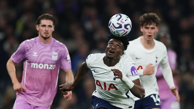 Soccer Football - Premier League - Tottenham Hotspur v Coventry City - Tottenham Hotspur Stadium, London, Britain - October 19, 2026 Tottenham Hotspur's Mohammed Kudus in action Action Images via Reuters/Paul Childs EDITORIAL USE ONLY. NO USE WITH UN