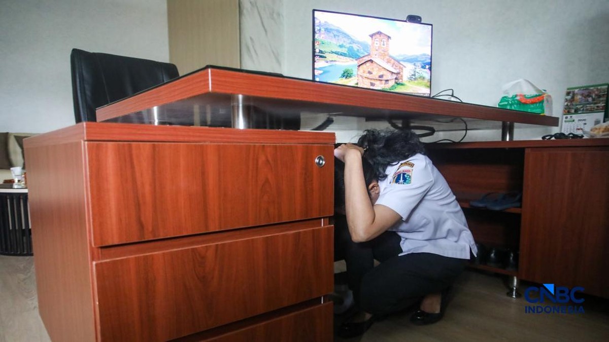 ASN Sembunyi di Bawah Meja, Ada Apa di Kantor Wali Kota Jaksel?