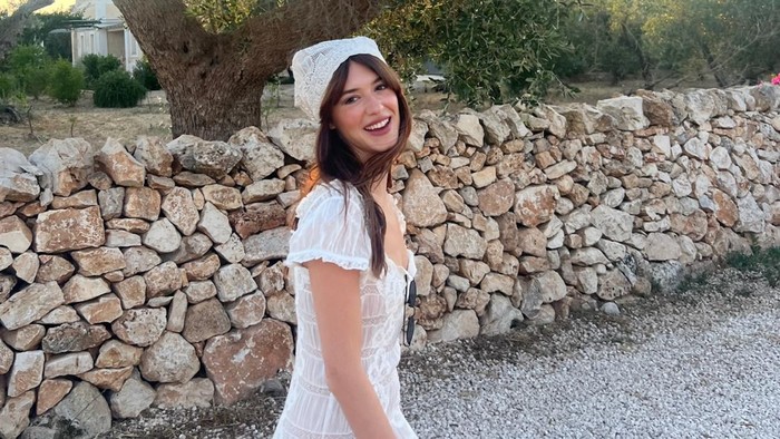 Get The Look: Inspirasi Gaya Cottagecore ala Daisy Edgar-Jones