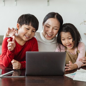 7 Kalimat Orang Tua untuk Membuat Anak Bermental Kuat Menurut Psikolog
