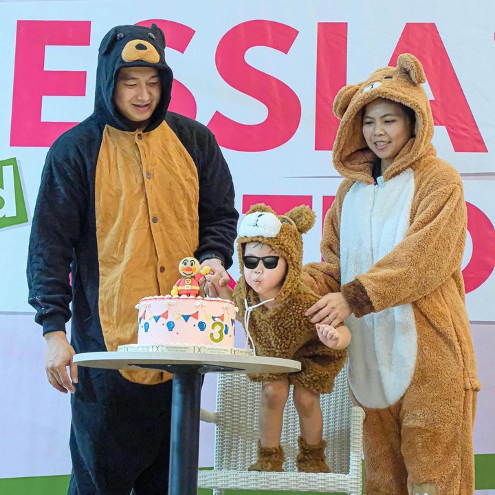 <p>Mantan atlet bulu tangkis Greysia Polii resmi menikah dengan Felix Djimin, pada 23 Desember 2020. Dari pernikahan ini, keduanya dikaruniai seorang putri bernama Jessia Selah Djimin, yang lahir pada 30 April 2023. (Foto: Instagram @greyspolii)</p>