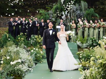 Penantian hari bahagia yang mengikat Ejae dan Sam Kim untuk menjalani hari-hari baru mendatang secara bersama-sama akhirnya tiba melalui prosesi pernikahan di Garden Hill Stage 28, Seoul pada (17/10)./ Foto: instagram.com/ejae_k