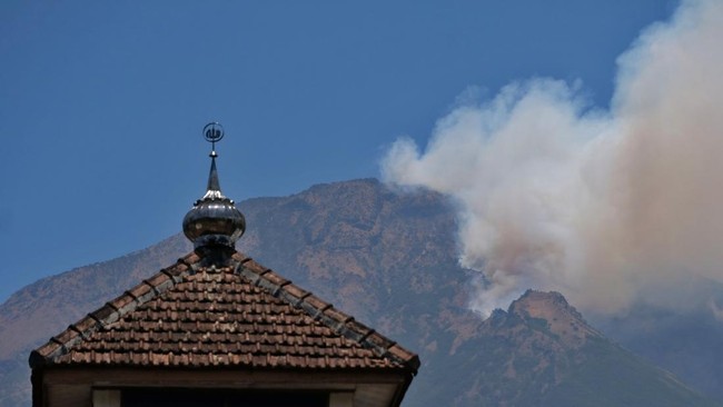 Kebakaran Gunung Arjuno, Lawu dan Sumbing Kian Meluas