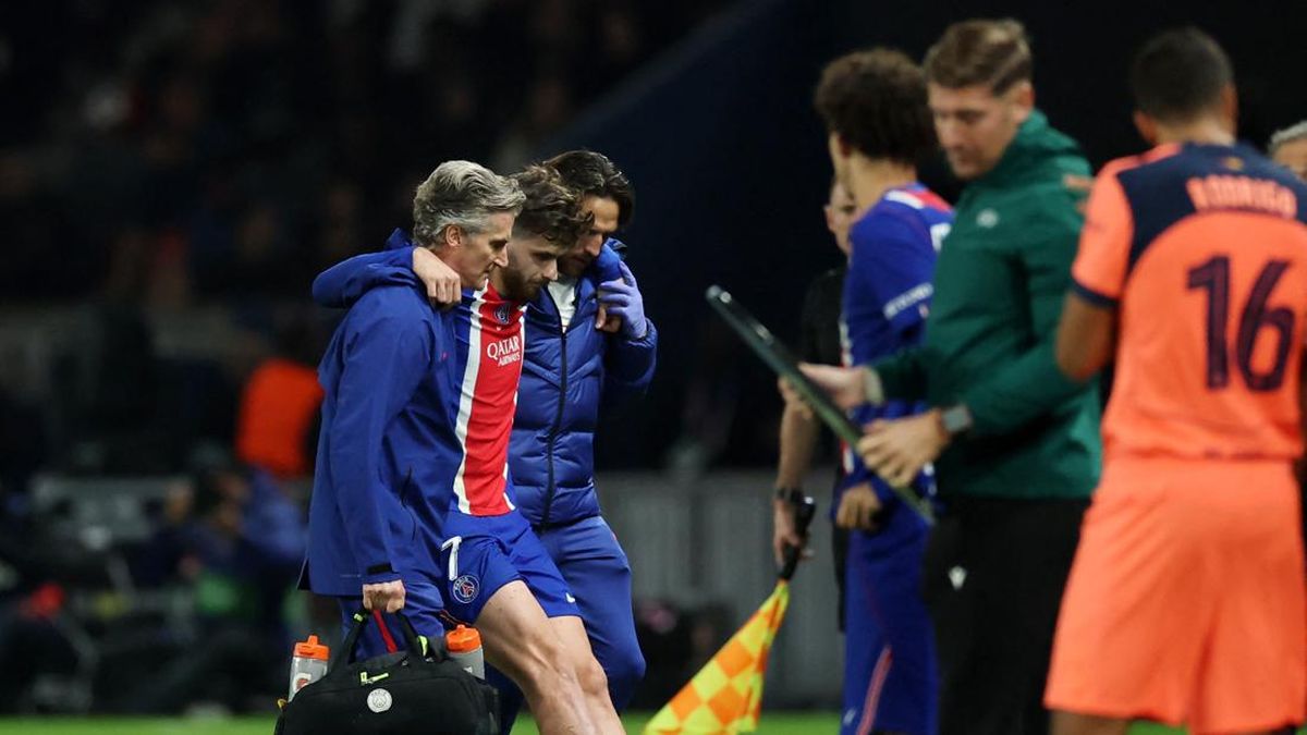 Kvaratskhelia Cedera ACL, Terancam Absen Hingga Akhir Musim
