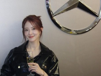 Lee Se Young baru-baru ini menyapa publik dengan penampilan memikatnya ketika menghadiri acara peluncuran mobil dari brand ternama Mercedes Benz yang digelar di Seoul pada (19/10) kemarin, Beauties./ Foto: instagram.com/seyoung_10