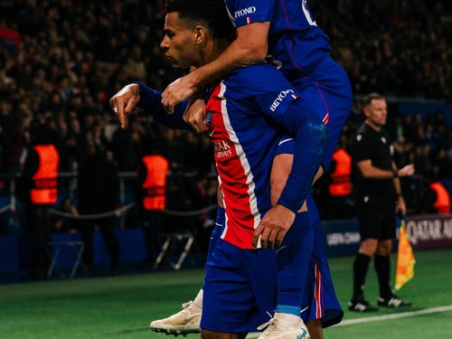 PSG menang 4-2 atas Barcelona di Liga Champions.