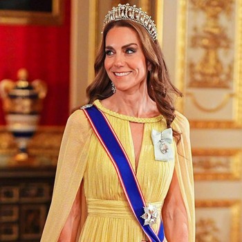 Gaya Glamor Kate Middleton dengan Gaun Kuning di Jamuan Kenegaraan Sultan Oman
