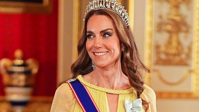 Gaya Glamor Kate Middleton di Jamuan Kenegaraan Sultan Oman