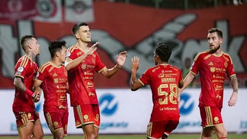 Sorotan Dunia Olahraga CNN Sport : Hasil Super League: Bantai Arema 5-1, Persija Kembali ke Puncak