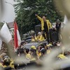 Ratusan mahasiswa dari Badan Eksekutif Mahasiswa (BEM) Universitas Lancang Kuning dan Universitas Islam Riau berunjuk rasa di depan Kantor Gubernur Riau, Pekanbaru, Riau, Selasa (20/10/2026). Mereka mendesak Pemerintah Provinsi Riau agar lebih serius