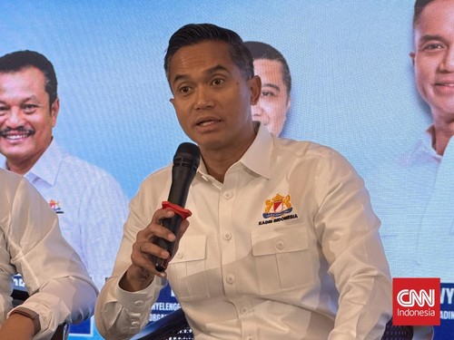 Ketua Umum Kamar Dagang dan Industri (Kadin) Indonesia Anindya Novyan Bakrie dalam konferensi pers di Menara Kadin, Jakarta Selatan, Kamis (22/10).