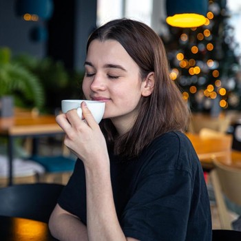 3 Cara Minum Kopi Tanpa Bikin Perut Buncit