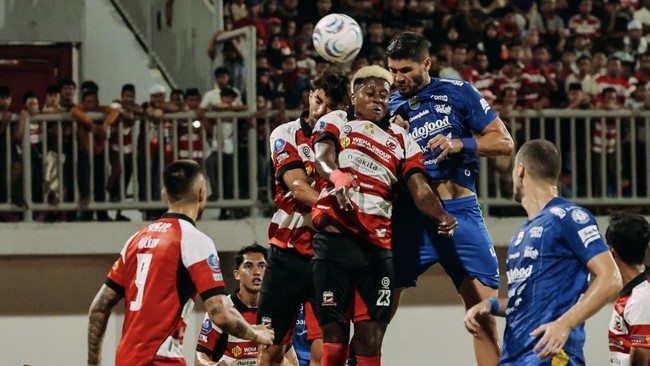 Persib Bandung vs Madura United
