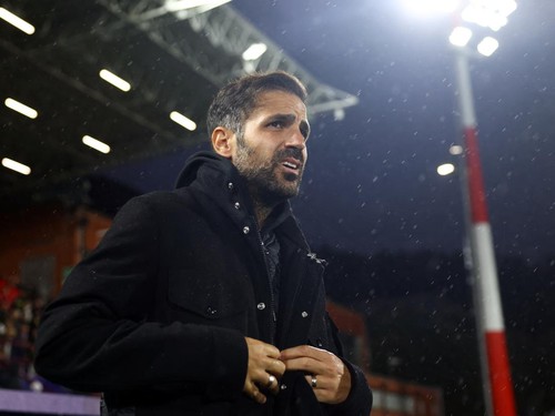 Soccer Football - UEFA Champions League - Como v Manchester United - Stadio Giuseppe Sinigaglia, Como, Italy - October 21, 2026  Como coach Cesc Fabregas before the match REUTERS/Claudia Greco