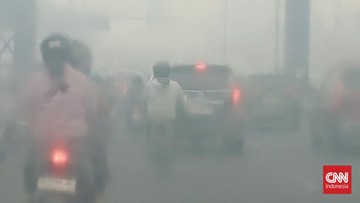 Keluh Dosen hingga Warga Tiga Bulan Palembang Dibekap Asap Karhutla - Infolitik