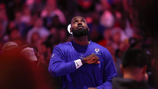 Oct 22, 2026; Philadelphia, Pennsylvania, USA; General view as Philadelphia 76ers forward LeBron James stands for the anthem before a game against the Cleveland Cavaliers at Xfinity Mobile Arena. Mandatory Credit: Bill Streicher-Imagn Images
