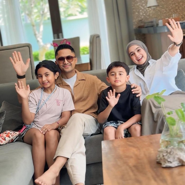 <p>Dari pernikahannya dengan Sonya Fatmala, Hengky dikaruniai dua anak. Salah satunya adalah Shakilla Azzahra Kurniawan, anak perempuan mereka yang kini berusia 10 tahun.&nbsp;(Foto: Instagram @hengkykurniawan)</p>