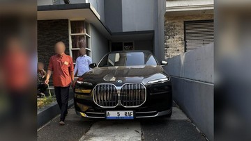 KPK Sita Mobil Listrik dari Kediaman Suami Bupati Pekalongan Nonaktif Fadia Arafiq