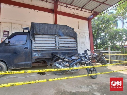 Aparat gabungan Polri, BNN dan Bea Cukai membongkar laboratorium rahasia (clandestine lab) narkotika terbesar di Indonesia yang berlokasi di Kecamatan Mutiara Timur, Kabupaten Pidie, Aceh dengan bentuk ruko 2 pintu.