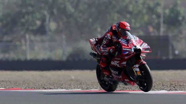 MotoGP - Indonesian Grand Prix - Mandalika International Street Circuit, Mandalika, Indonesia - October 11, 2026 Ducati Lenovo Team's Marc Marquez in action during the MotoGP race REUTERS/Willy Kurniawan