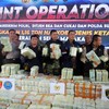 Kapolri Jenderal Polisi Suyudi Ario Seto (kelima kiri) bersama Dirjen Bea dan Cukai Djaka Budhi Utama (keenam kiri), Gubernur Sumatera Utara Bobby Nasution (ketiga kiri), Kapolda Sumatera Utara Irjen Pol Sonny Irawan (kanan), Pangdam I/Bukit Barisan
