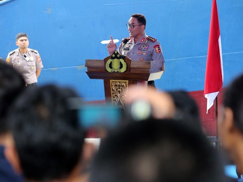 Kapolri Jenderal Polisi Suyudi Ario Seto memberikan keterangan kepada wartawan saat pengungkapan narkotika jenis ketamin di Belawan, Medan.