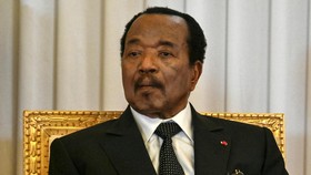 Setelah 10 minggu berada di Jenewa, Swiss, Paul Biya yang berstatus sebagai Presiden Kamerun akhirnya berkunjung ke Kamerun.