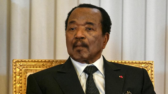 Setelah 10 minggu berada di Jenewa, Swiss, Paul Biya yang berstatus sebagai Presiden Kamerun akhirnya berkunjung ke Kamerun.