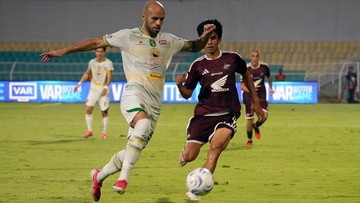 Update Eksklusif Olahraga CNN : Kalah Dramatis dari PSM, Tavares Soroti Kemampuan Persebaya Cetak Gol