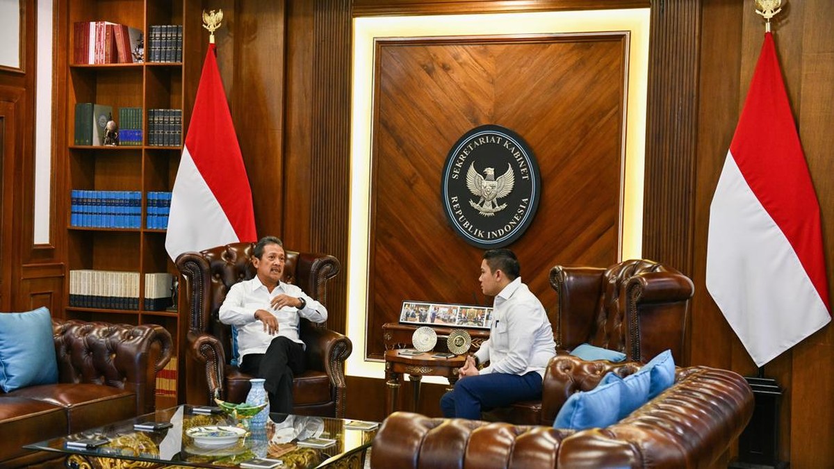 Trenggono Bertemu Seskab Teddy, 100 Kampung Nelayan Siap Operasi