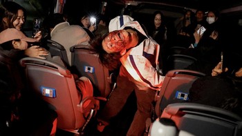Bak Film Horor, Bus Tur Kota Seoul Diserang Zombie Jelang Halloween