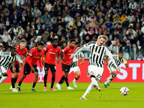 Soccer Football - UEFA Europa League - Juventus v Stade Rennes - Allianz Stadium, Turin, Italy - October 22, 2026 Juventus's Nick Woltemade scores their second goal from the penalty spot REUTERS/Matteo Ciambelli     TPX IMAGES OF THE DAY