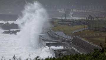 2 WNI Terluka usai Topan Champi Terjang Taiwan