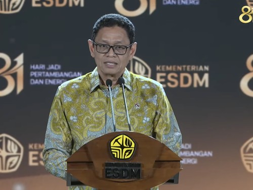 Wamen ESDM Yuliot memberikan paparan saat Subroto Award 2026