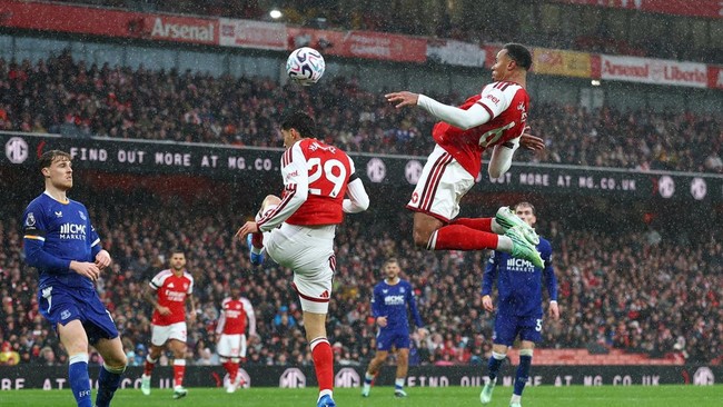 Soccer Football - Premier League - Arsenal v Everton - Emirates Stadium, London, Britain - October 24, 2026 Arsenal's Gabriel Magalhaes scores their second goal Action Images via Reuters/Matthew Childs EDITORIAL USE ONLY. NO USE WITH UNAUTHORIZED AUD