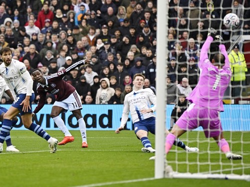 Soccer Football - Premier League - Aston Villa v Manchester City - Villa Park, Birmingham, Britain - October 24, 2026 Aston Villa's Nicolas Jackson scores their first goal REUTERS/Tony O Brien EDITORIAL USE ONLY. NO USE WITH UNAUTHORIZED AUDIO, VIDEO
