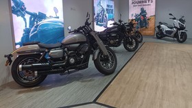 Ekspansi dealer motor china QJ.